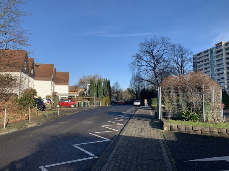 Umgebung Sankt Augustin - Niederpleis Etagenwohnung SANKT AUGUSTIN, TOLLE 3-Zi. Whg im 5. OG, ca. 80 m� Wfl, Diele, Wannenbad, Balkon, Au�en-Stellplatz.