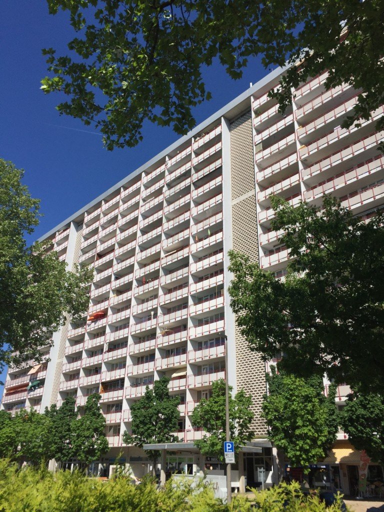 Objektansicht Sankt Augustin - Menden Etagenwohnung SANKT AUGUSTIN in zentraler Lage, 3 Zi.-ETW, K�che, Diele, Bad, gro�er Balkon, ca. 75 m� Wfl. mit TG