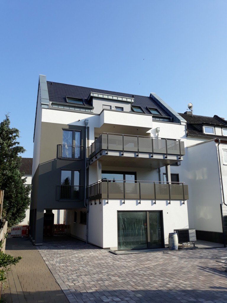 R�ckansicht mit Terrasse Siegburg Erdgeschosswohnung SIEGBURG in Top Lage, Top 2 Zimmer-Erdgeschoss-Wohnung mit ca. 50 m� Wfl. Terrasse, Neubau.