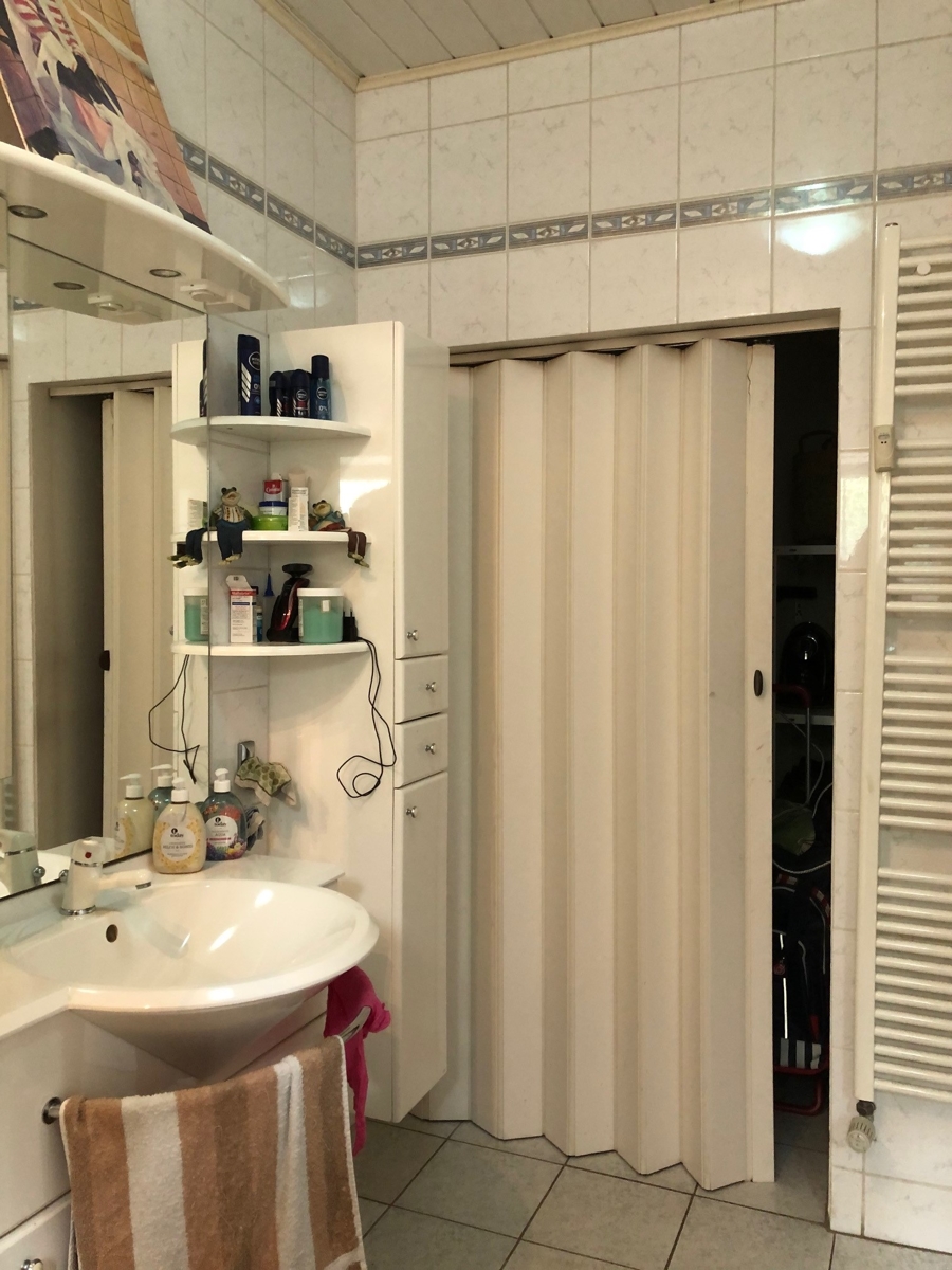 Abstellraum seitlich des Badezimmers Einfamilienhaus Hennef (Sieg)