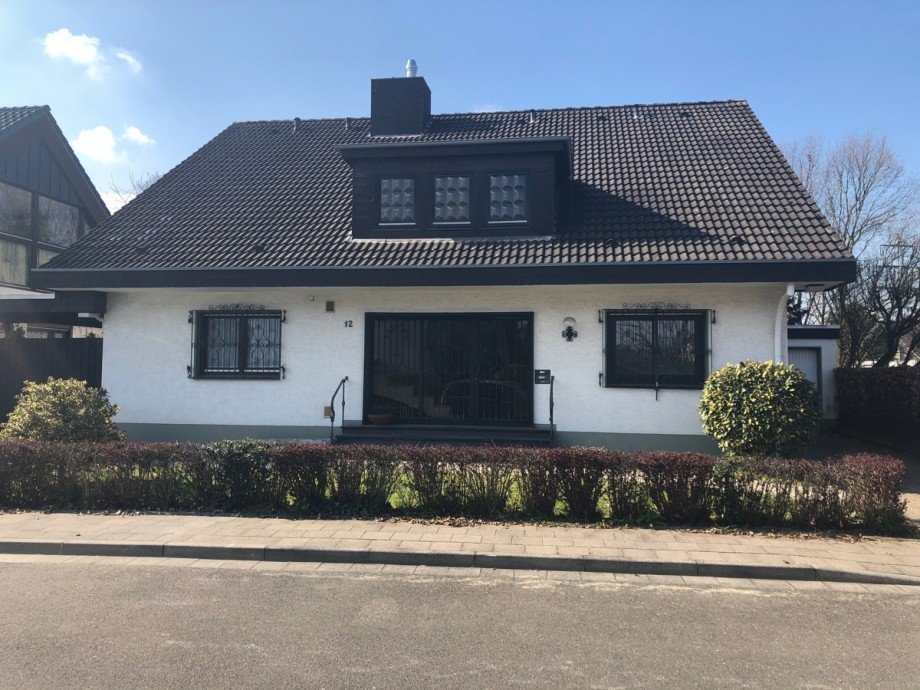Vorderansicht Einfamilienhaus Sankt Augustin