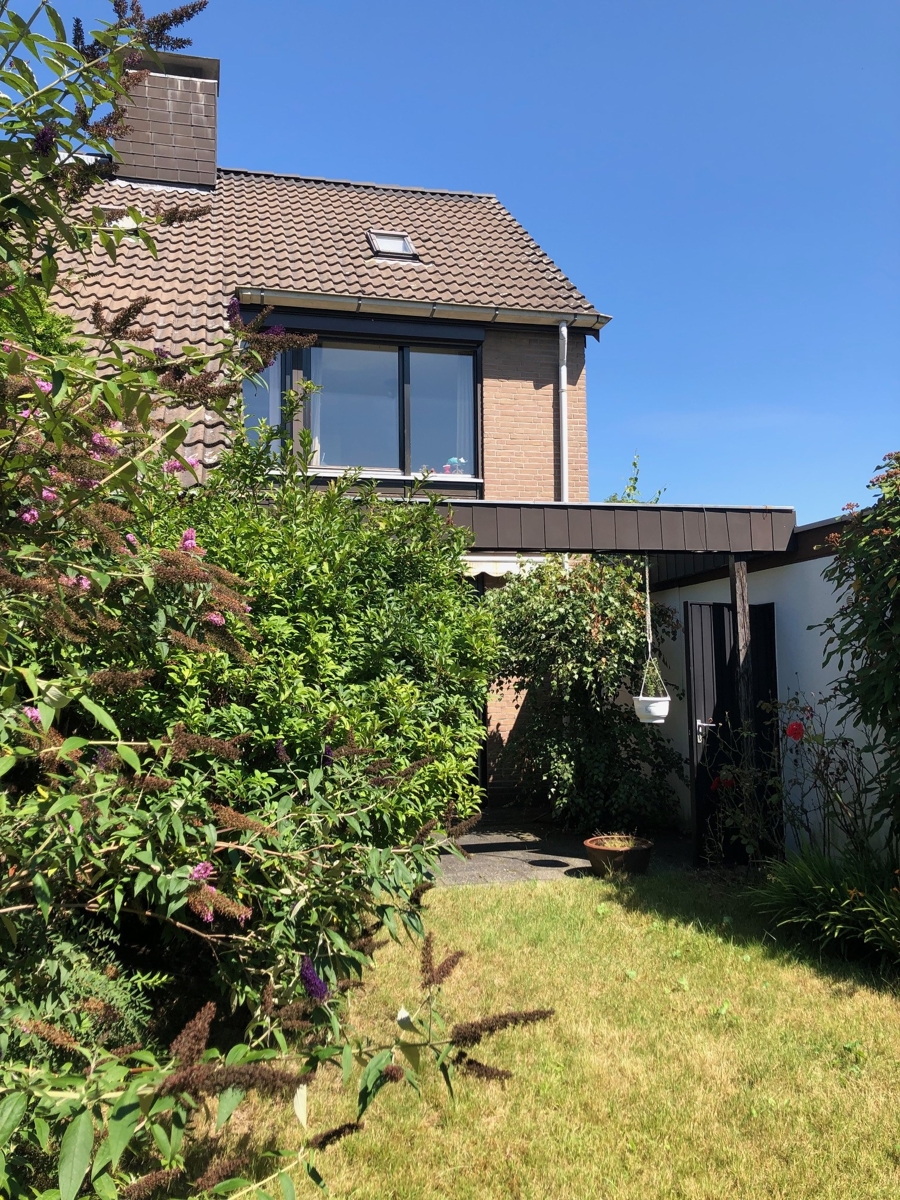 R�ckansicht mit Garten Reiheneckhaus Sankt Augustin