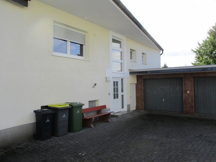 R�ckansicht Mehrfamilienhaus Gemischt-Grundst�ck Windeck