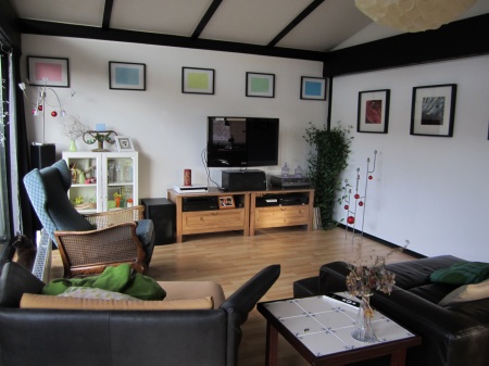 Wohn-Fernsehbereich Sankt Augustin - Niederpleis Etagenwohnung SANKT AUGUSTIN, sehr sch�ne 3 Zimmerwohnung mit 110 m� Wfl. u. toller Dachterrasse, Carport-Stellpl.