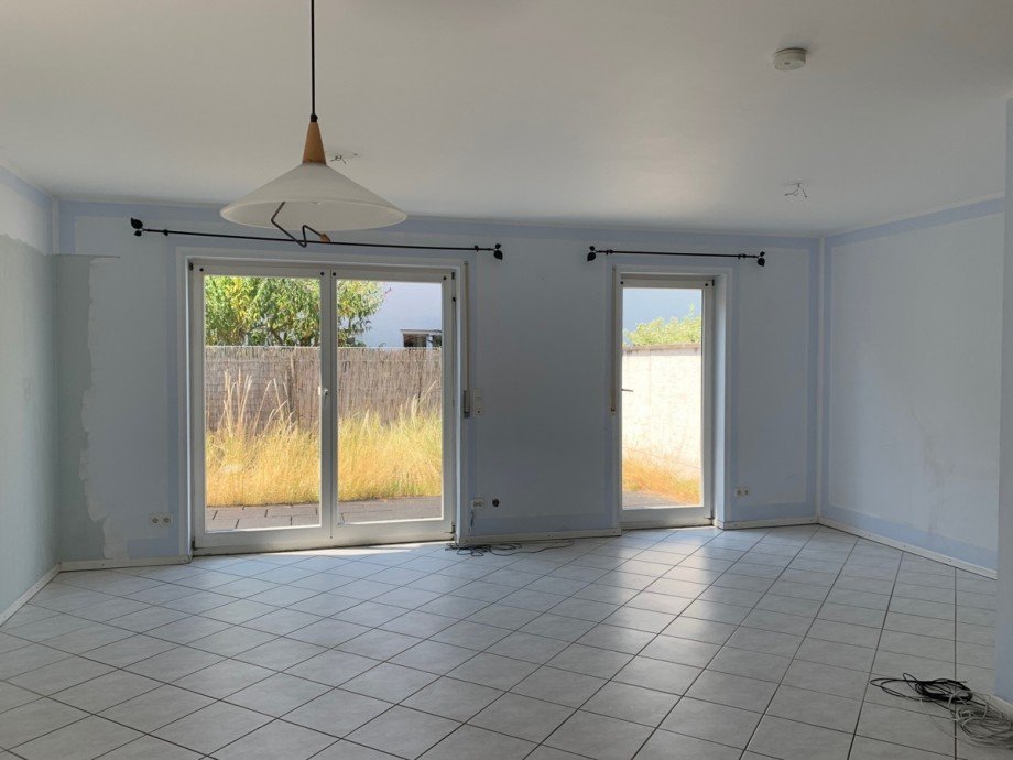 Wohn,- Esszimmer Doppelhaush�lfte Niederkassel