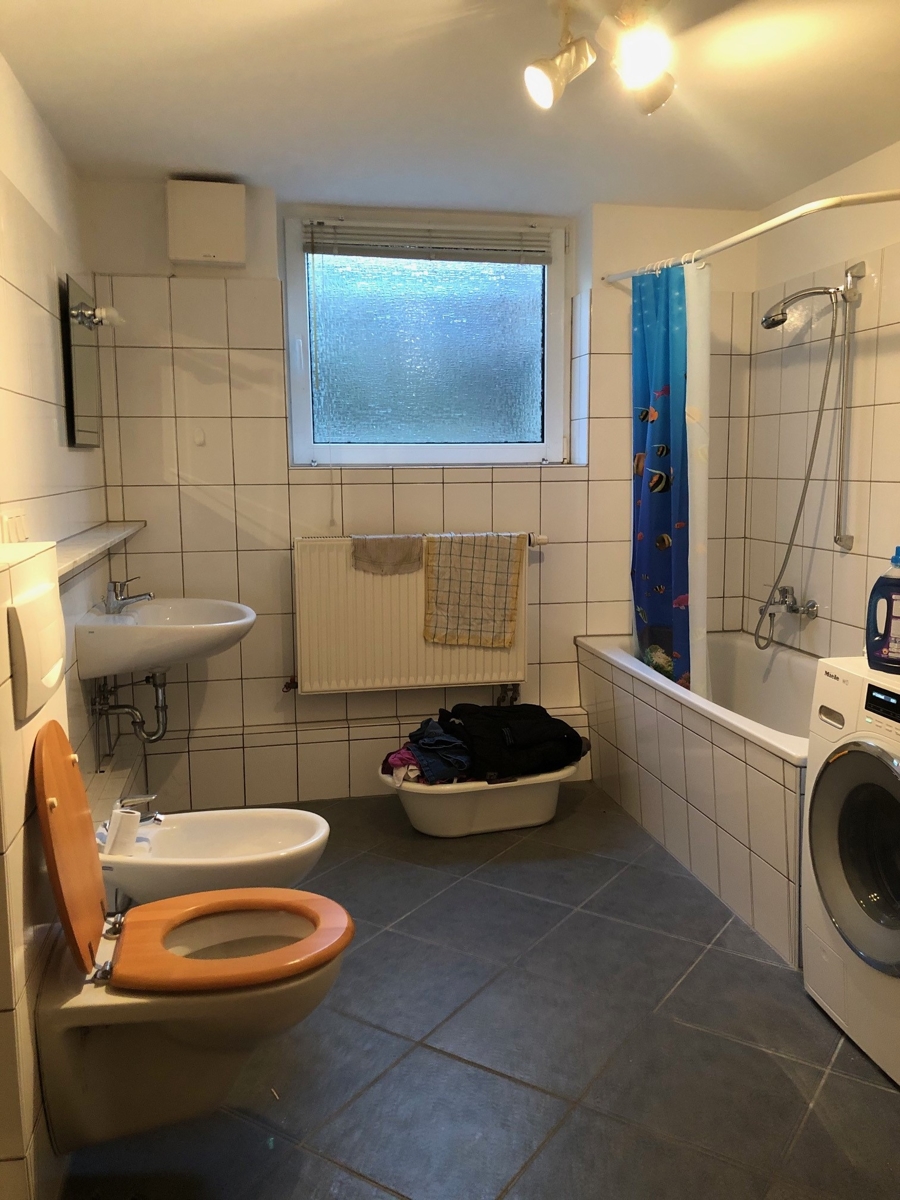Bad mit WC im Keller Einfamilienhaus Wesseling