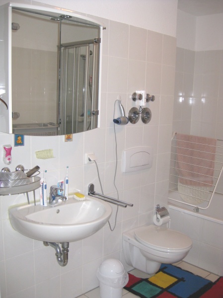 Badezimmer Ansicht 1 Etagenwohnung Sankt Augustin
