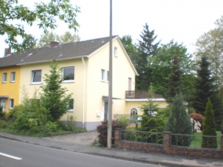 Seitenansicht Doppelhaush�lfte Sankt Augustin