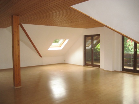 Ansicht 2 helles gro�es Wohn,- Esszimmer K�nigswinter - Ittenbach Dachgeschosswohnung K�NIGSWINTER-ITTENBACH, ca.150 m� Wfl., 4 Zi-Whg., Dachterrasse + �berd. Balkon, Garten, Garage, EBK