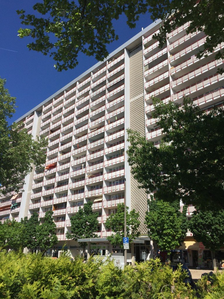 Objektansicht Sankt Augustin - Menden Etagenwohnung SANKT AUGUSTIN, MENDEN, moderne 2 Zimmer ETW, offene K�che, Diele, Bad, Balkon, 55 m� Wfl. mit TG.