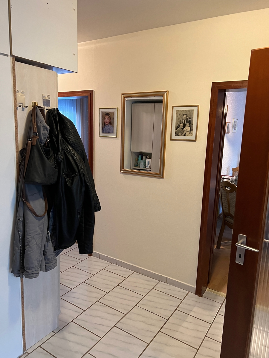 Diele/Flur Eingangsbereich Etagenwohnung Sankt Augustin