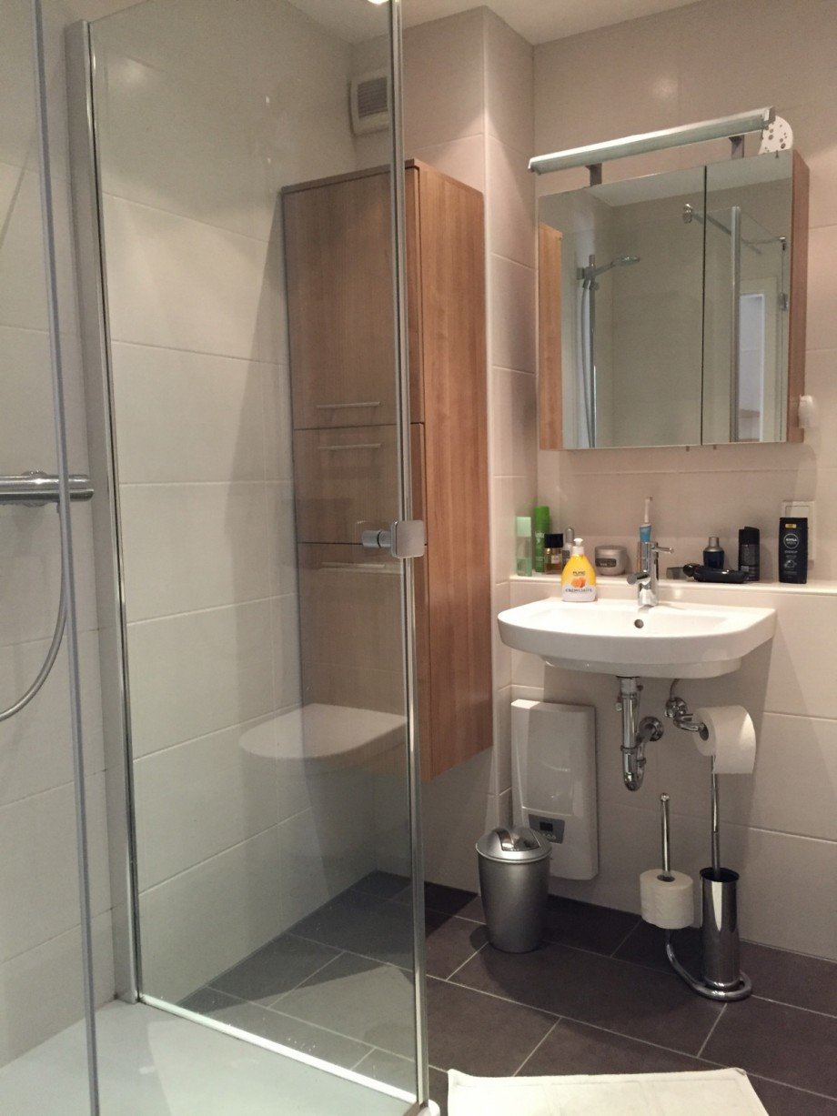 neues Dusch-Bad im 1. OG Reihenhaus Sankt Augustin