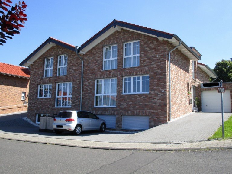 Hausanischt K�nigswinter / Thomasberg Doppelhaush�lfte K�NIGSWINTER-THOMASBERG in Top-Lage! DHH mit ca. 253 m� WNfl., 5 Zim., Terrasse + gr. Garten, Garage