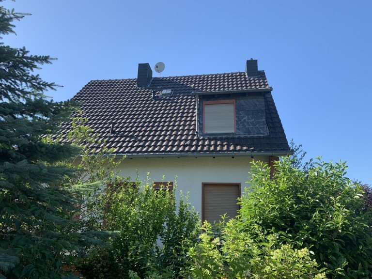 Hausansicht Rheinbach Einfamilienhaus RHEINBACH, tolles schmuckes freistehendes Einfam. Haus mit ca. 150 m� WNfl. 6 Zi., ca. 472 m� Grst.
