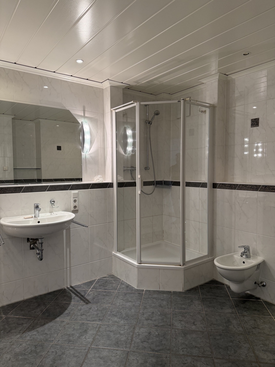 - Etagenwohnung Bonn