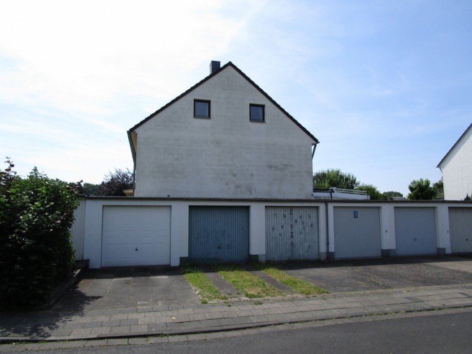 Garagenzeile Reiheneckhaus Sankt Augustin