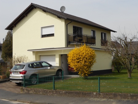 Stra�enansicht K�nigswinter Erdgeschosswohnung K�NIGSWINTER,Top 3 Zi.-Erdgeschosswohnung mit ca. 90m� Wfl., mit sch�nem Garten und Terrasse