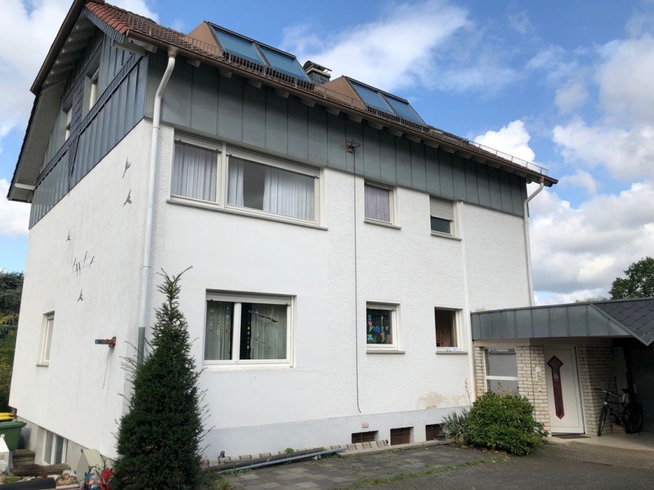 Hausansicht mit Stellplatz Etagenwohnung Bad Honnef