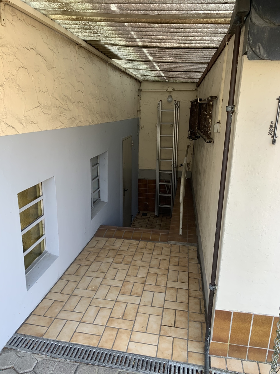 Keller Au�en Zugang Einfamilienhaus Siegburg / Stallberg