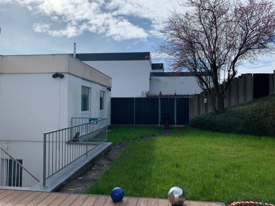 Zugang zum Atrium Einfamilienhaus Wachtberg / Lie�em