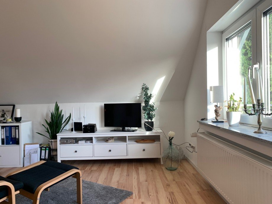 Gro�es Zimmer im Obergeschoss Einfamilienhaus Sankt Augustin