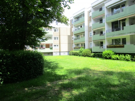 Haus-, R�ckansicht Sankt Augustin - Sankt Augustin Etagenwohnung SANKT AUGUSTIN, sch�ne 2-Zimmer- Wohnung 59 m� Wfl. im 6 Part. Haus mit Balkon, Garage, Keller