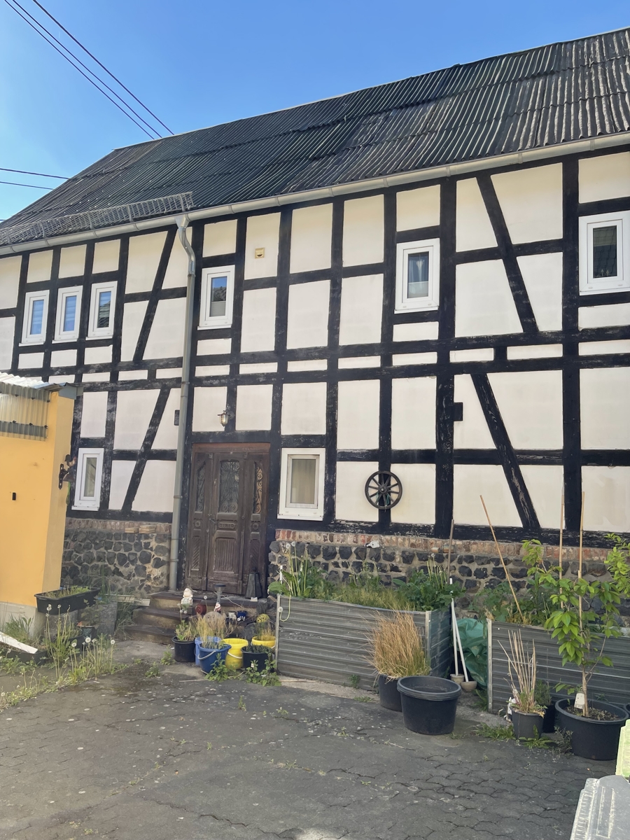 R�ckseite Mehrfamilienhaus Asbach