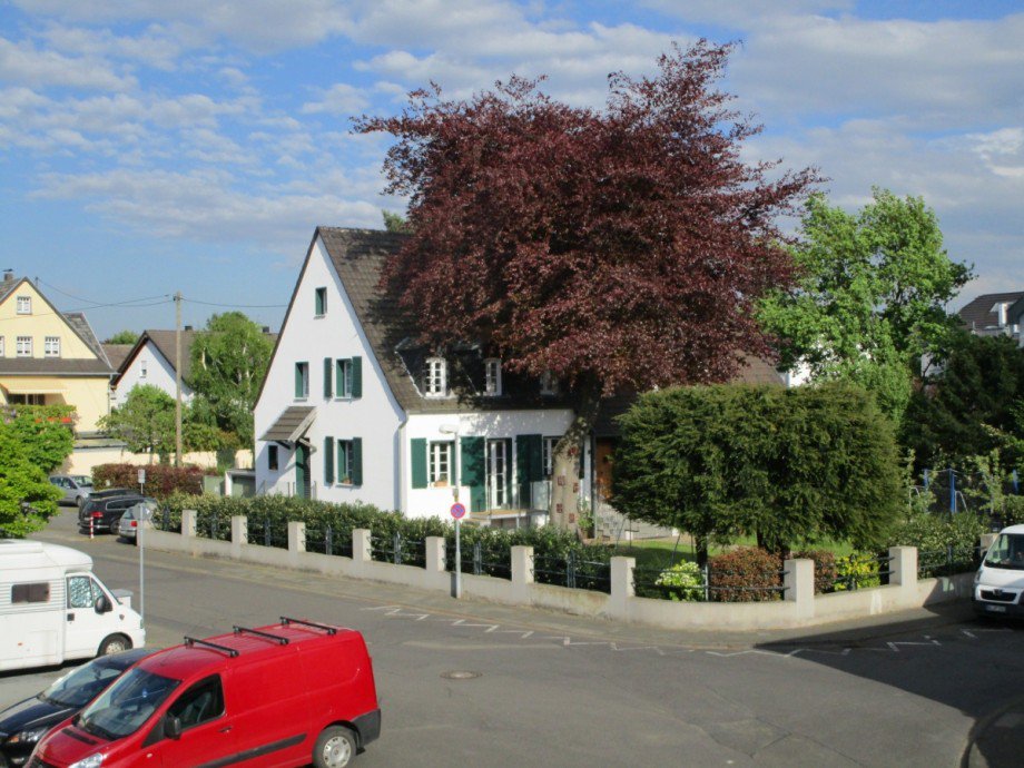 Blicke vom Balkon -vorne- Etagenwohnung St. Augustin