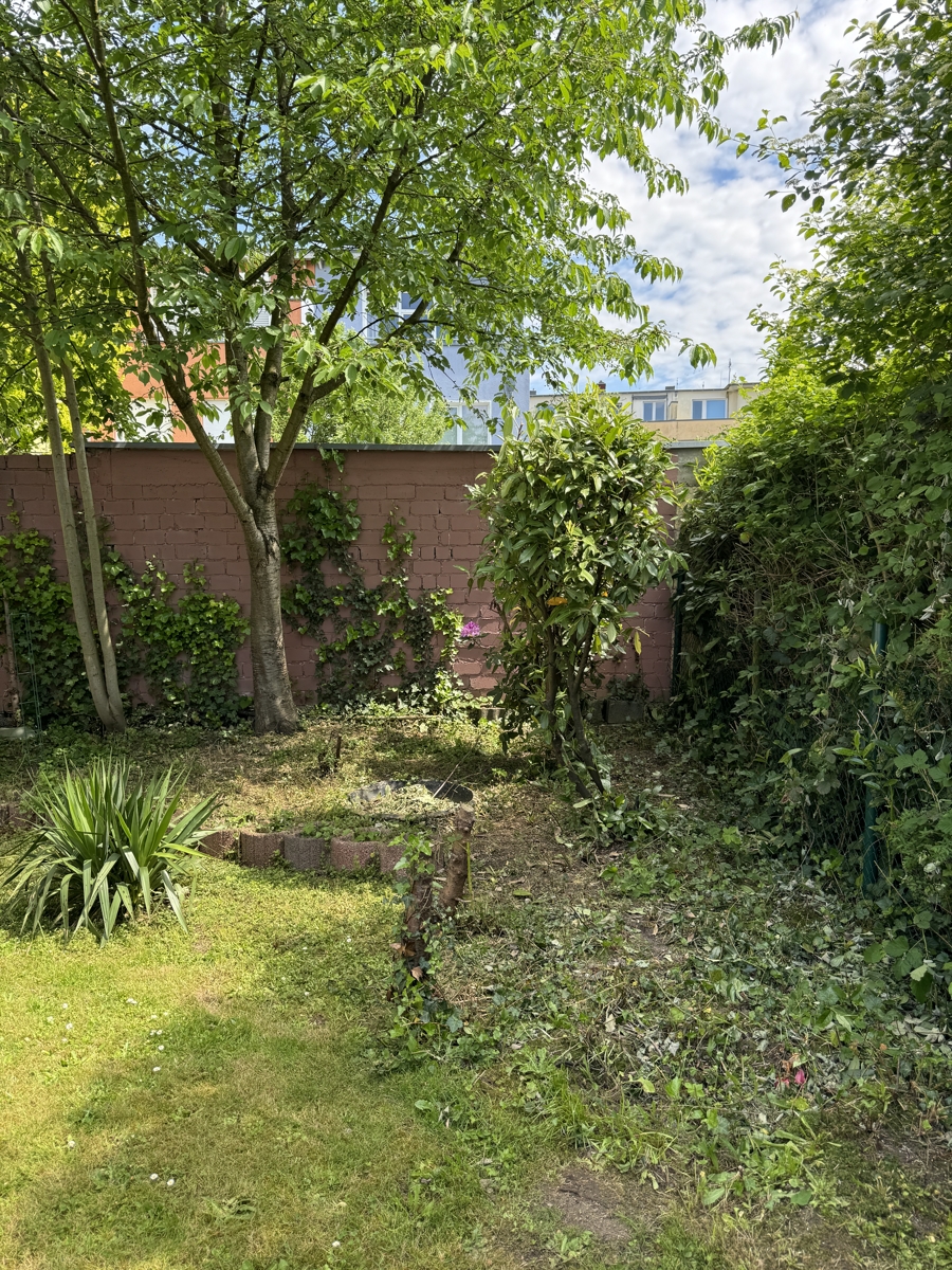 Gartenbereich Zweifamilienhaus R�srath