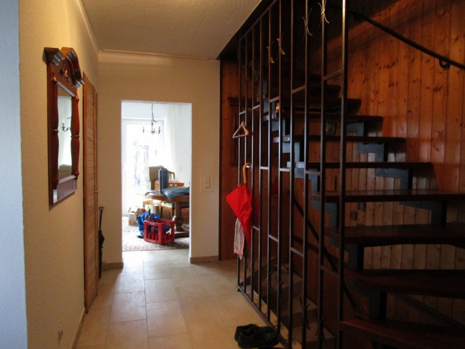 Flur mit Zugang zum gro�en Wohn,- Esszimmer Reihenhaus Sankt Augustin