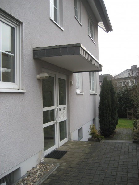 Hauseingangsbereich Etagenwohnung Hennef