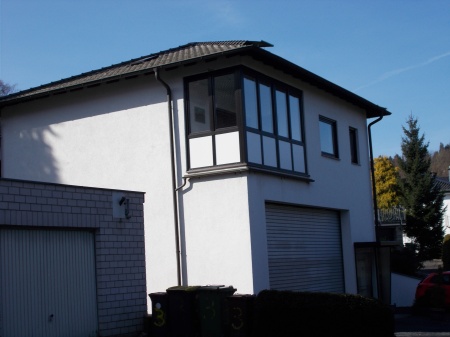 Vorderansicht K�nigswinter - Ittenbach Zweifamilienhaus K�NIGSWINTER, exklusive Lage, MFH, ca. 200 m� Wfl., ca. 486 m� Grst., gro�e Caravangarage.