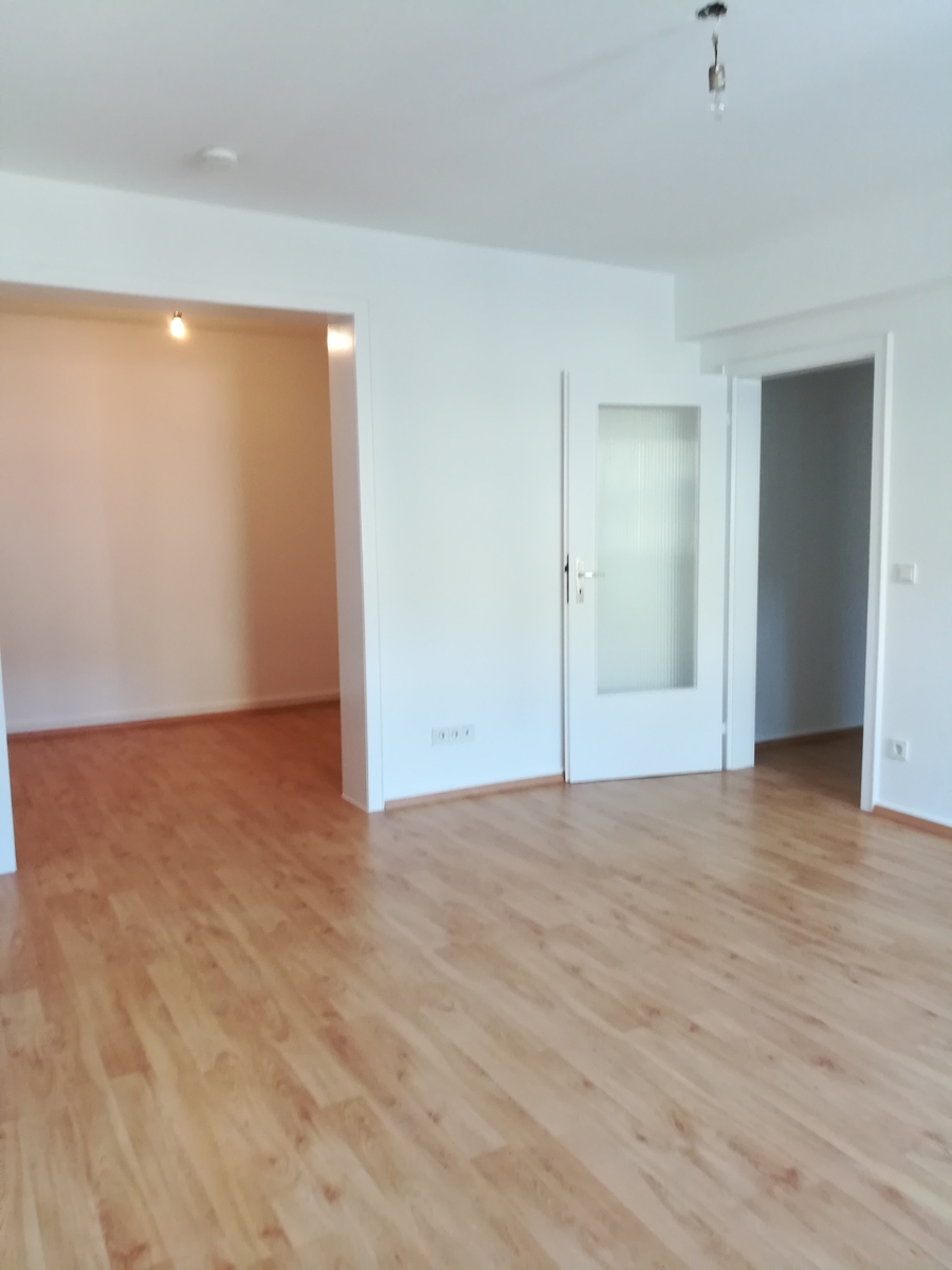EG li Wohnzimmer Etagenwohnung Bonn