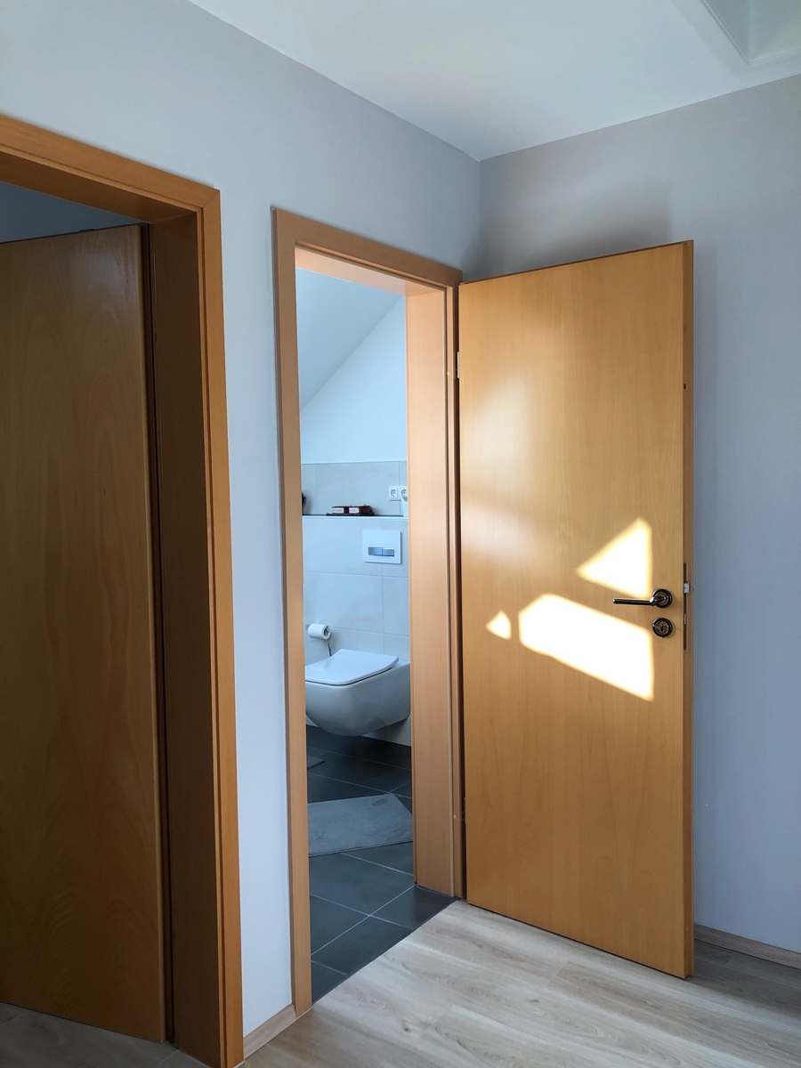 Flur im DG mit Blick in das Badezimmer Doppelhaush�lfte Sankt Augustin