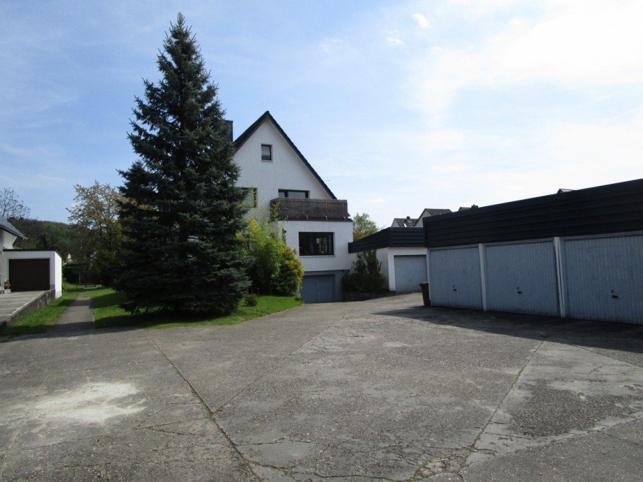 Vorderansicht Zweifamilienhaus Mehrfamilienhaus Lohmar