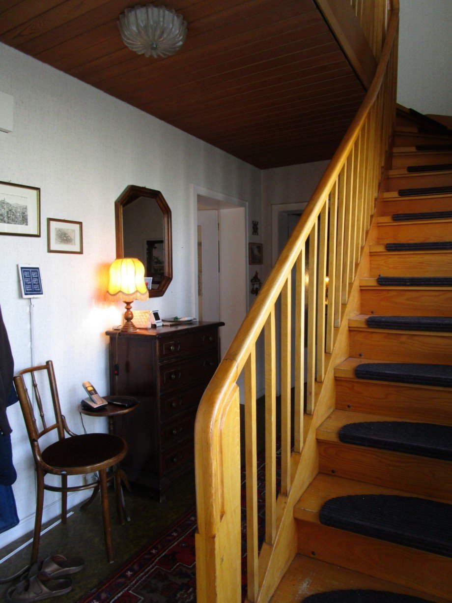Blick vom Eingang in die Diele im EG Einfamilienhaus Sankt Augustin