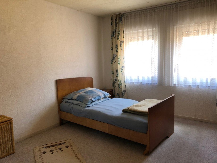 Schlafzimmer im OG zur Strasse Doppelhaush�lfte Sankt Augustin