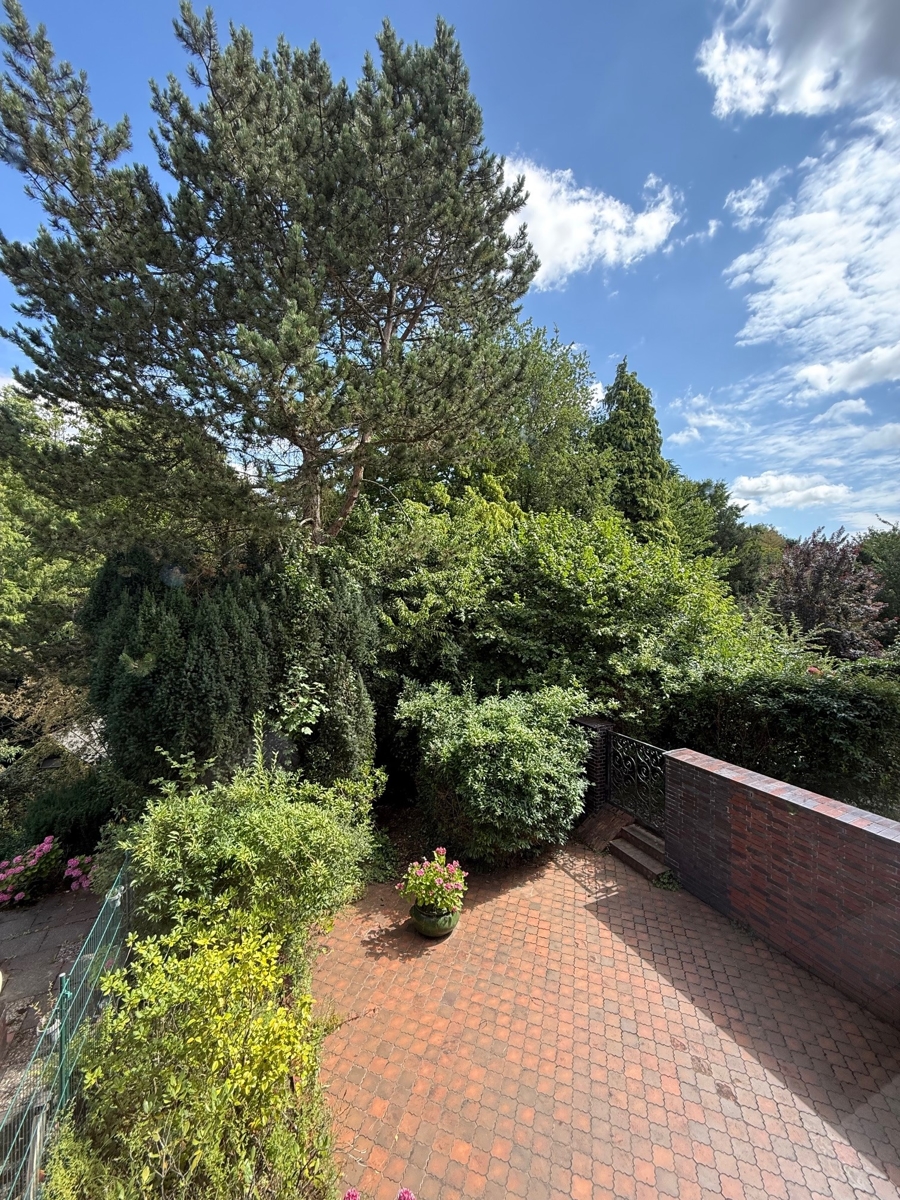 Blick vom Wohn,- Esszimmer Reiheneckhaus Bonn