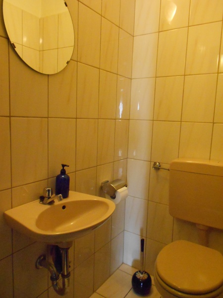 G�ste - WC Etagenwohnung Bonn / P�tzchen