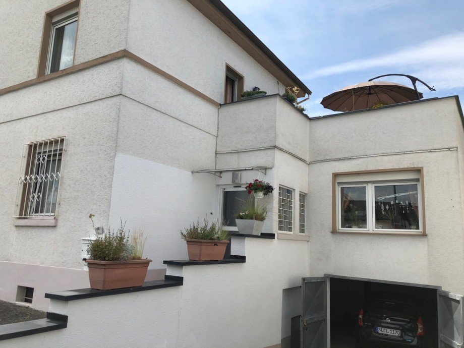 Seitenansicht rechts von Haus vorne von der Strasse Einfamilienhaus Hennef (Sieg)