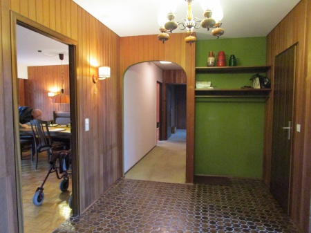 Diele mit Blick ins Wohnzimmer Bungalow Bonn / Holzlar