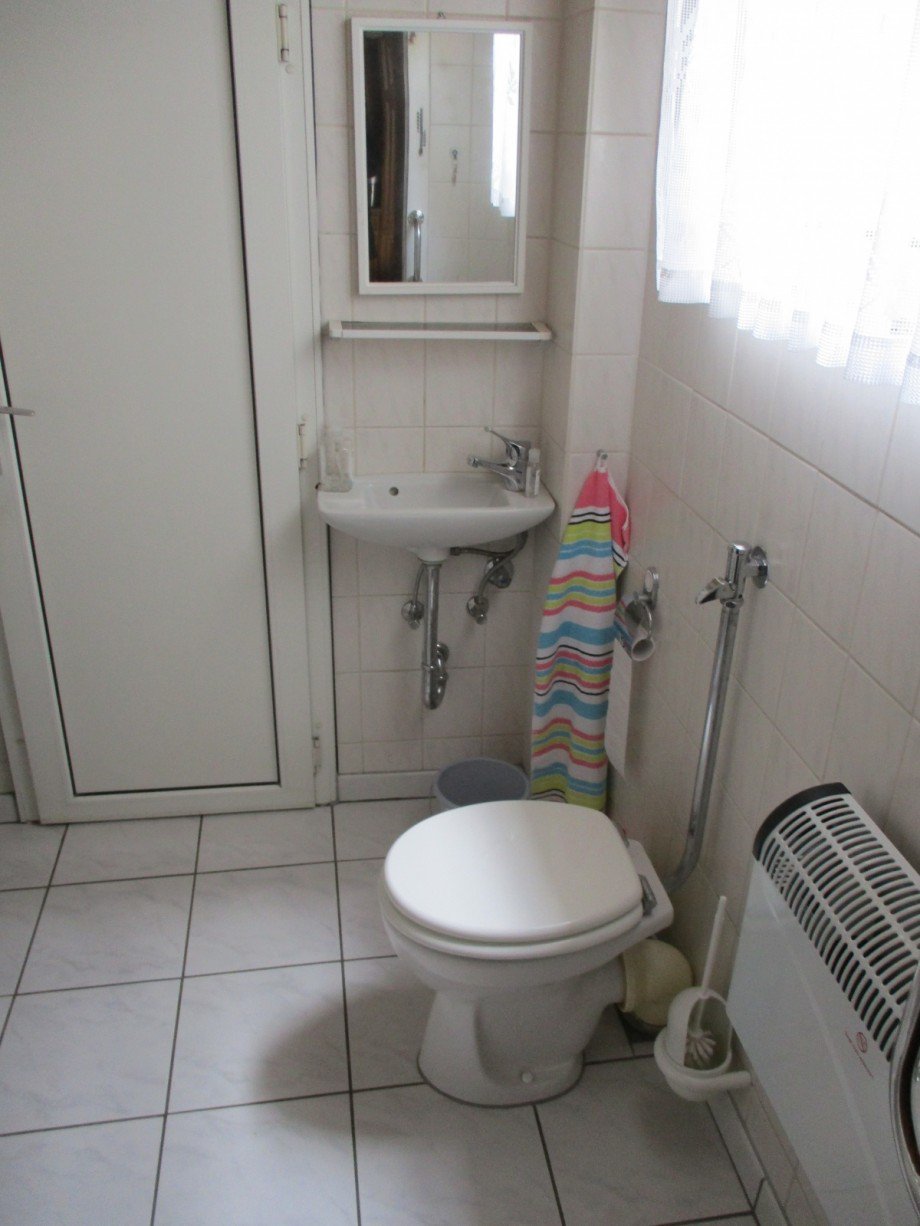 G�ste WC Doppelhaush�lfte Sankt Augustin