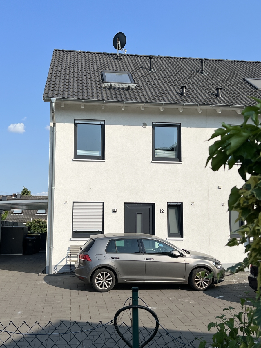 Vorderansicht Doppelhaush�lfte Pulheim / Geyen