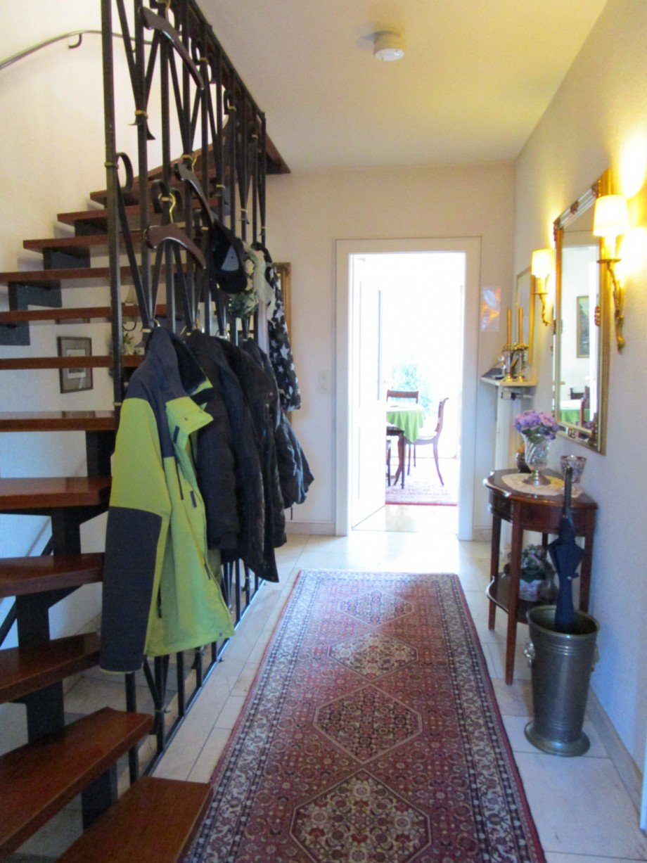 Flur / Diele im EG mit Blick ins Esszimmer Doppelhaush�lfte Sankt Augustin