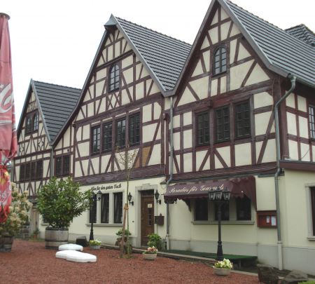 Aussenansicht Hennef - Hennef Zentrum B�rofl�che HENNEF-ZENTRAL Haus im Haus- B�ror�ume in Historiengeb�ude, ca. 231 m� auf drei Etagen