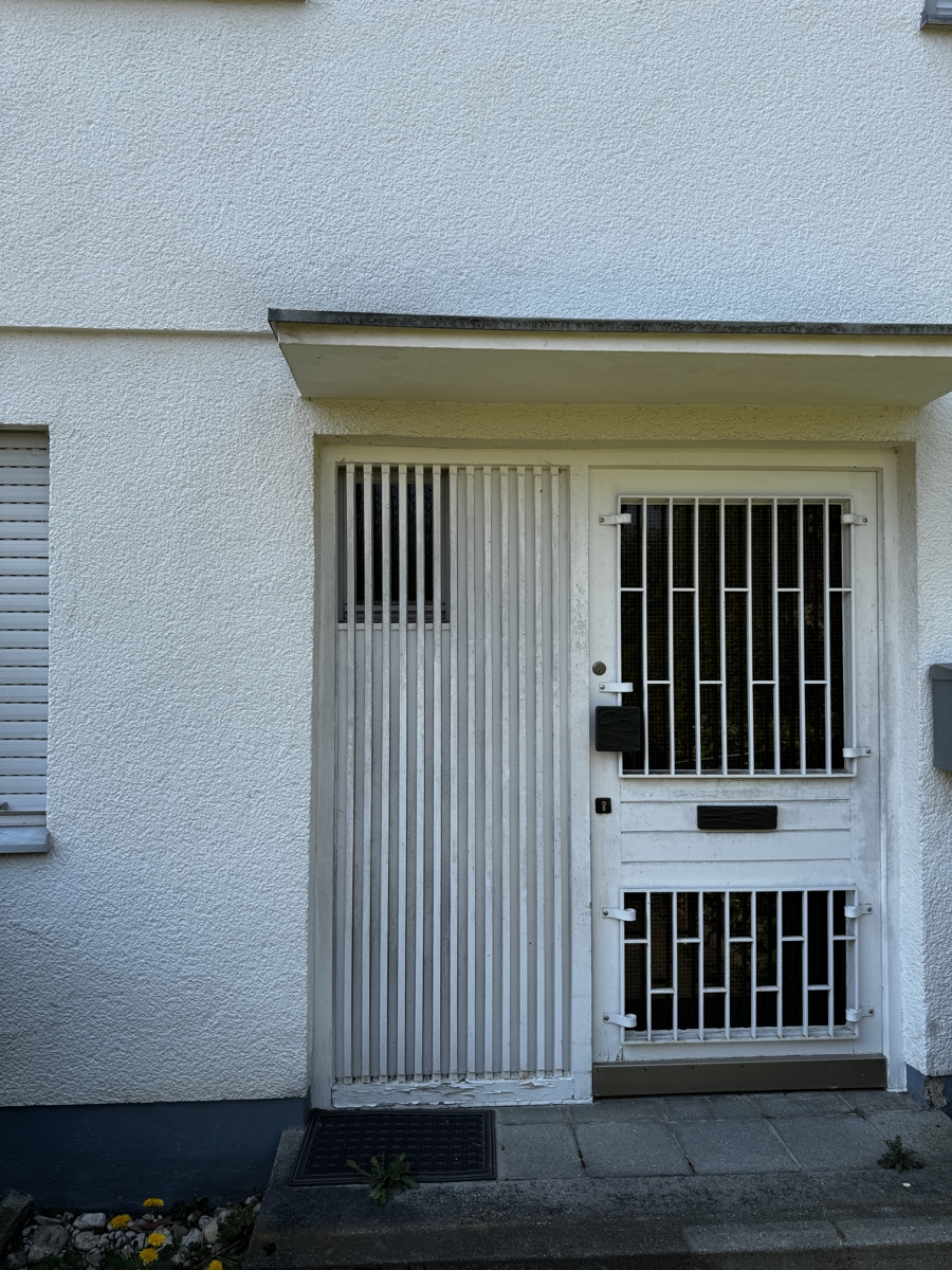 Haust�r Reihenmittelhaus Bonn / Heiderhof