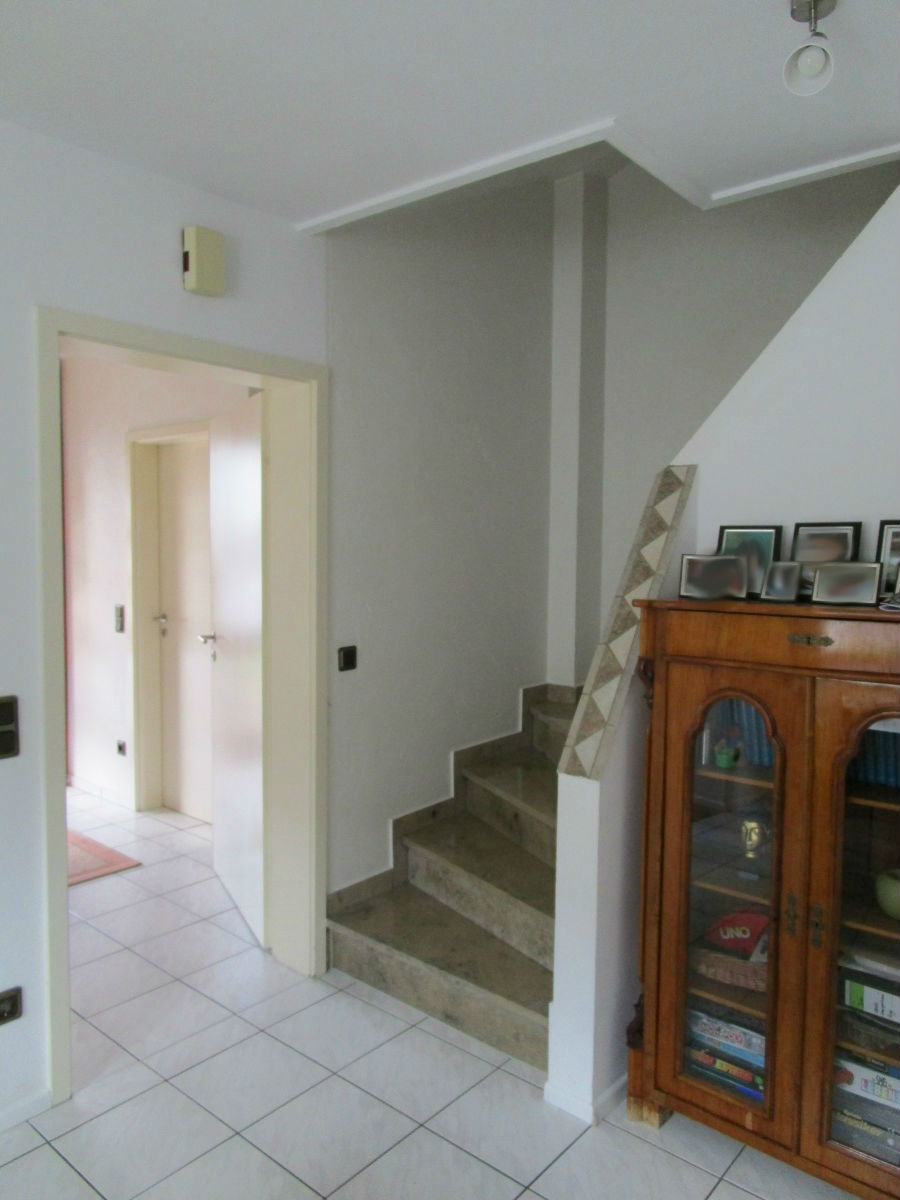 Treppe ins Obergeschoss Doppelhaush�lfte Sankt Augustin