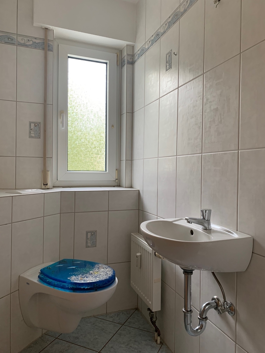Ansicht G�ste -WC mit Fenster Erdgeschosswohnung Sankt Augustin