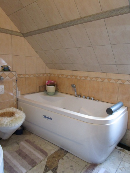Badezimmer Wohnung 3 Mehrfamilienhaus K�nigswinter