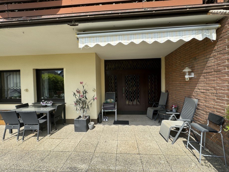 Eingangsbereich Zweifamilienhaus R�srath